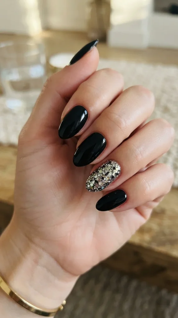 4. Chunky Glitter Accent Nail